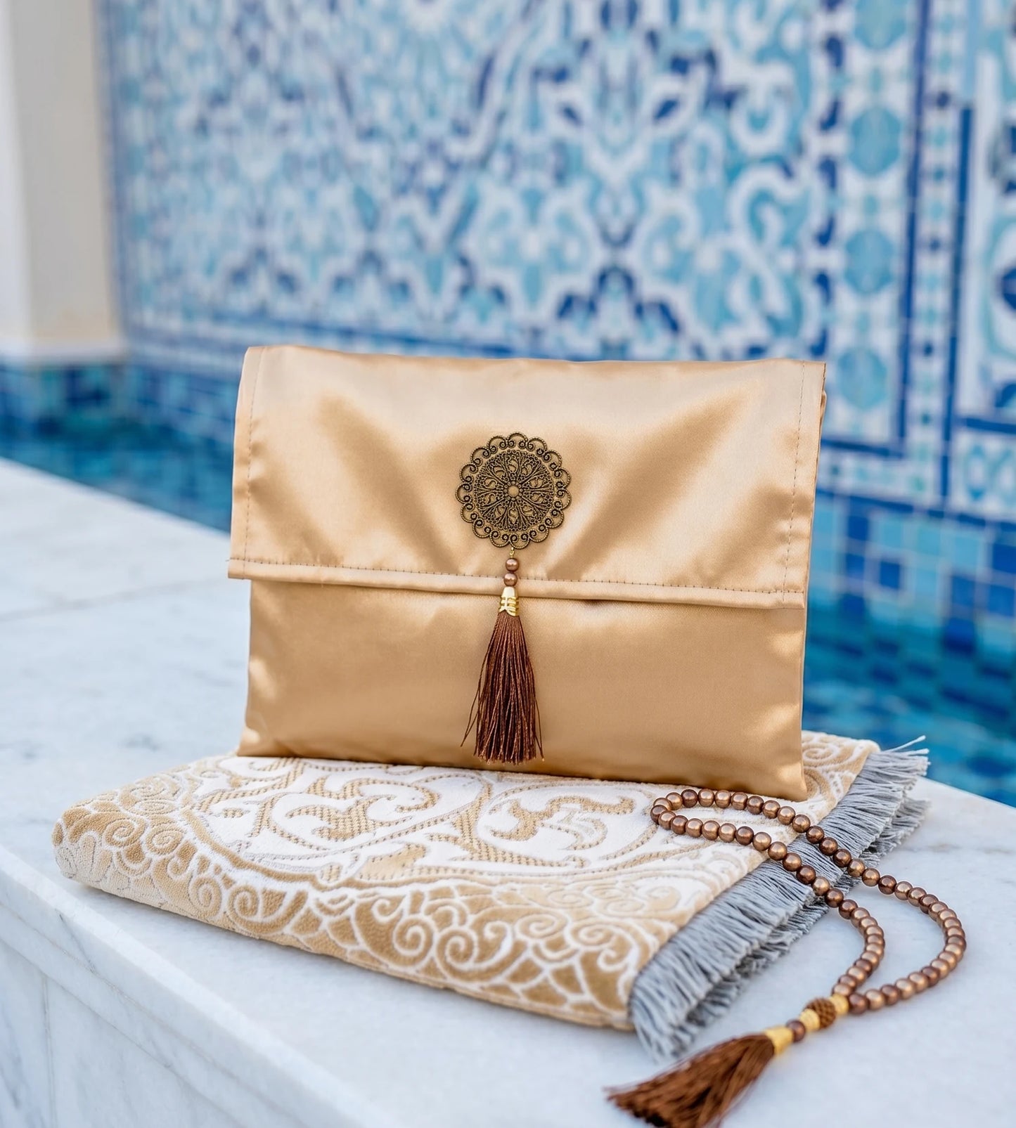 Coffret de prière Or — Tapis chenille, pochette & tasbih